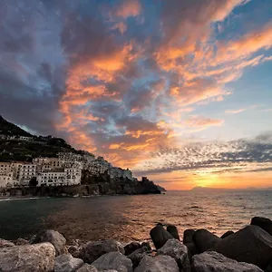 Alojamento de Acomodação e Pequeno-almoço Luxury House, Amalfi